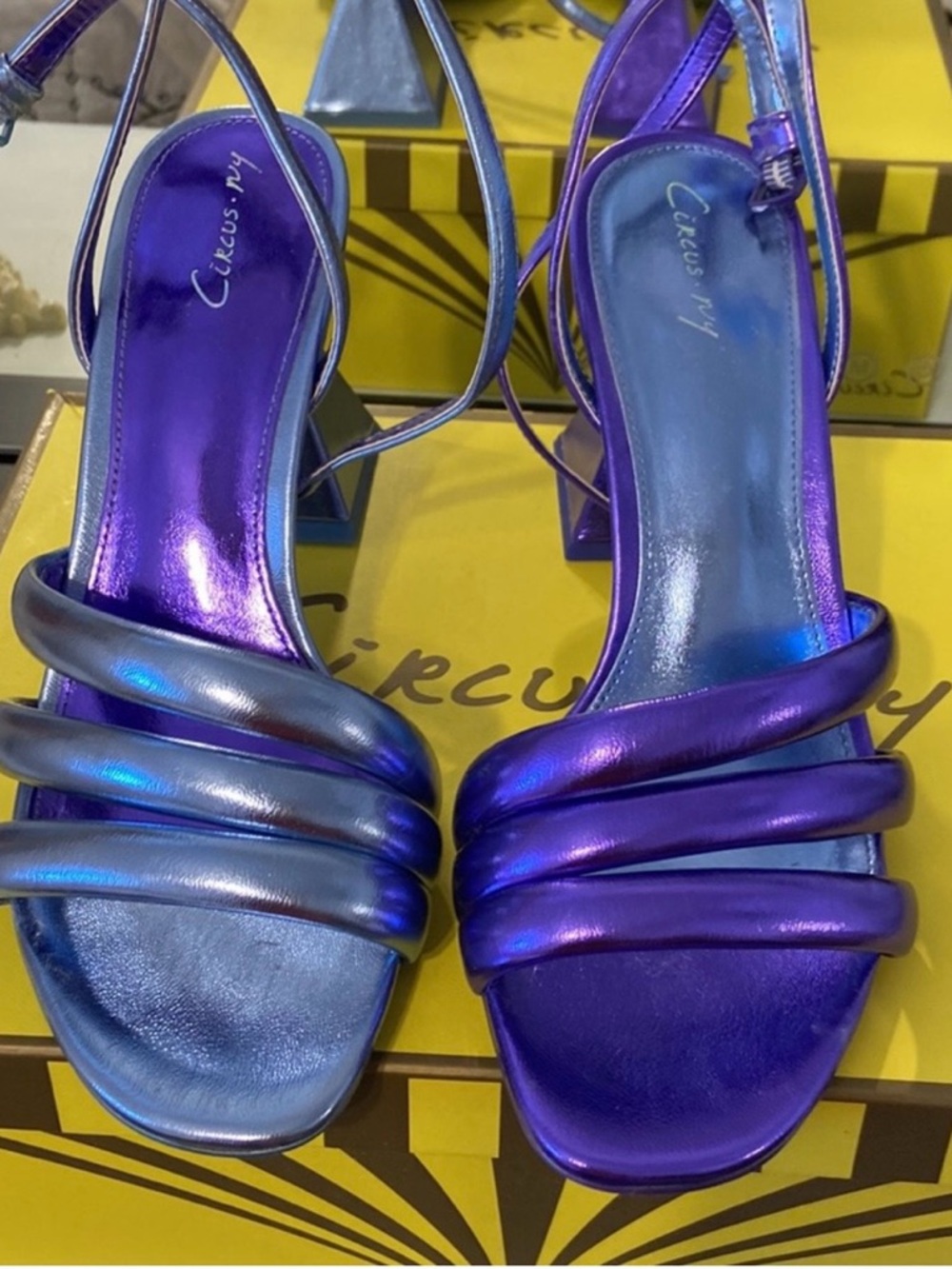 Metallic purple scrappy Sandles - Picture 6 of 6